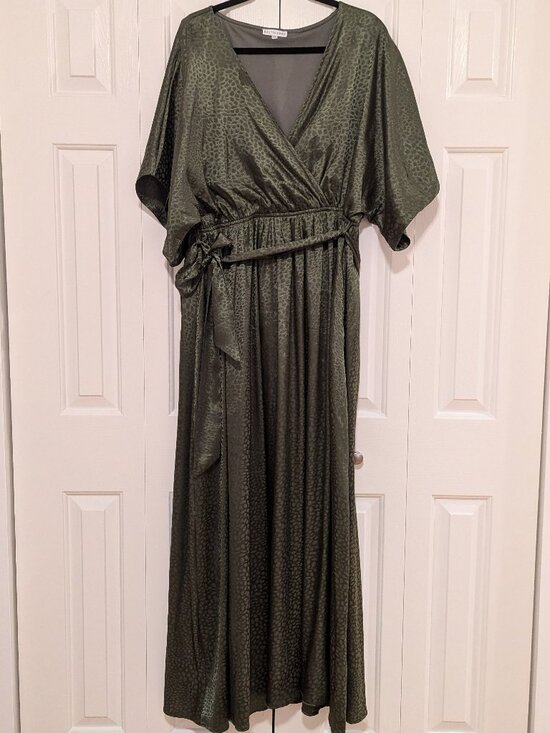 Baltic Born Dresses & Skirts - Baltic Born Olive Green Satin Jacquard Maxi Dress – XXXL – Kimono Sleeve